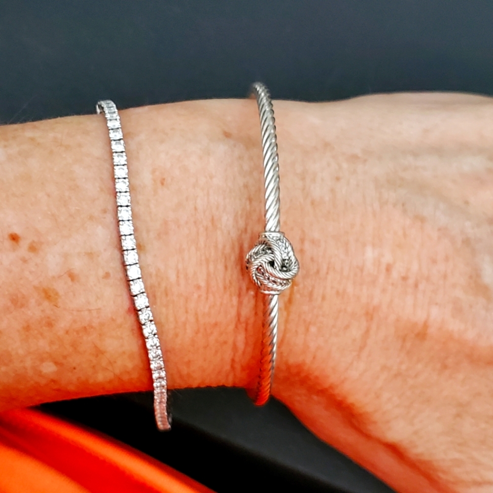 925 silver bangle hinged opening and genuine diamond chips